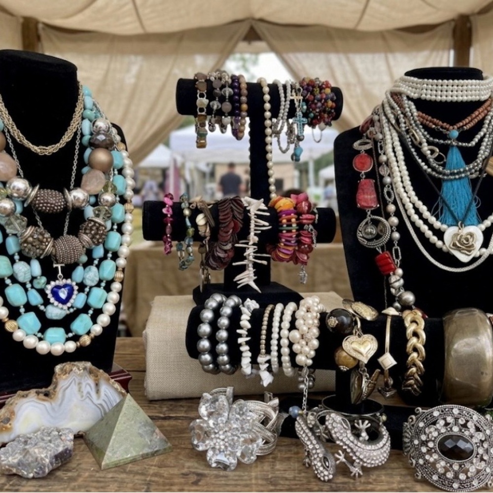 FLYER FOR LIVE SHOWS Bid responsibly. No cancellations. $15 minimum purchase.